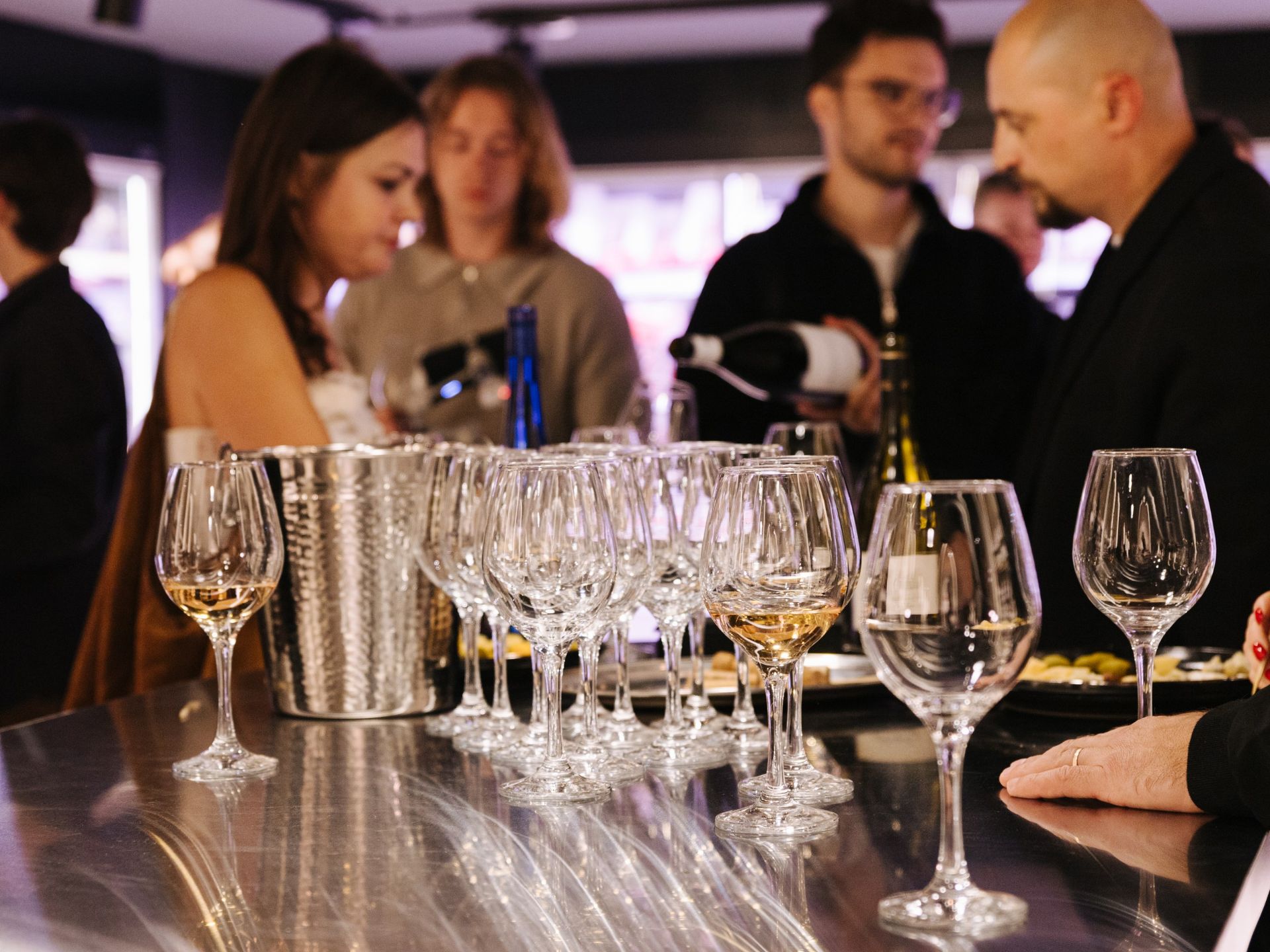 Гастронотека «Мясо и Вино» превращает корпоративные встречи в винное и гастрономическое путешествие